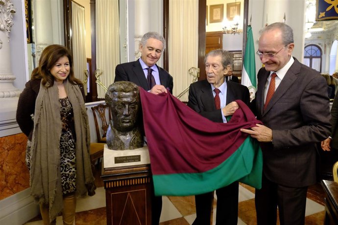 Busto Manuel Alcántara