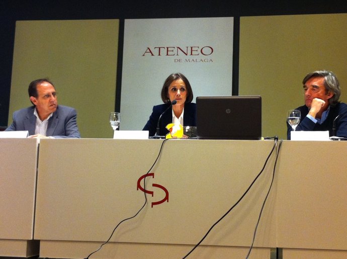 Conferencia de Ana Luque en el Ateneo de Málaga