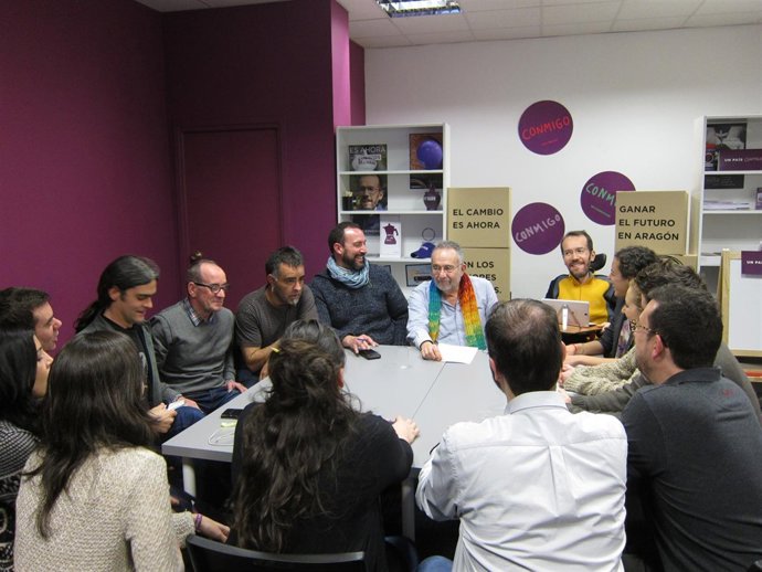 Reunión sobre el Ebro y la nueva cultura del agua en la sede de Podemos