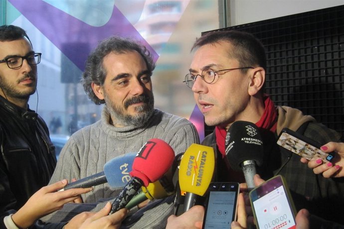 Raimundo Viejo (EnComúPodem) y Juan Carlos Monedero (Podemos)