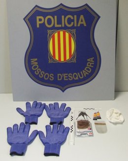 Herramientas intervenidas a los presuntos ladrones de una casa de Castellet