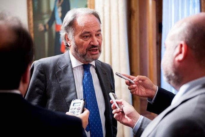 Juan Carlos Estévez, presidente de los procuradores españoles