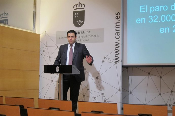 El director general de SEF, Alejandro Zamora, en rueda de prensa