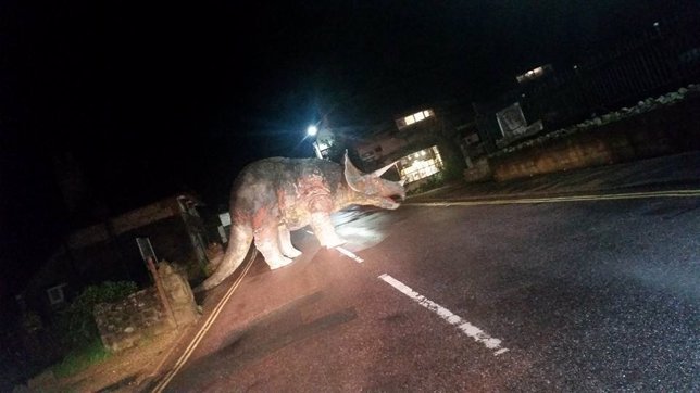 Encuentran a un Triceratops en medio de una carretera de Reino Unido