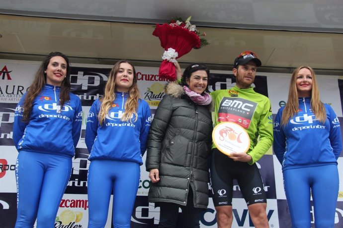 Entrega de trofeos en la Vuelta Ciclista a Andalucía