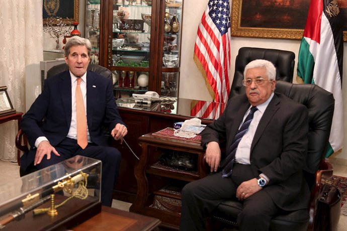 Encuentro entre John Kerry y Mahmud Abbas en Amán