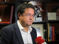 El PSOE pregunta a Iglesias si se convertirá en "la última esperanza de Rajoy" o aceptará su programa