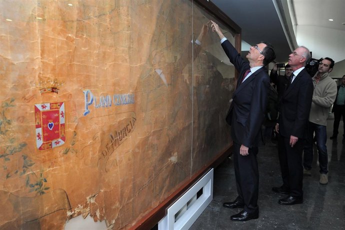 El alcalde de Murcia junto al edil Antonio Navarro