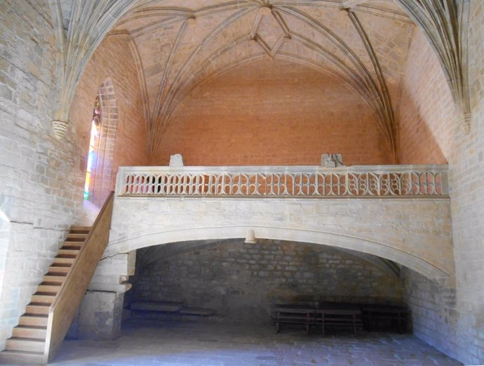 Interior de la Iglesia hacie el coro alto, tras las obras.