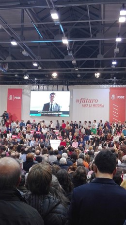Matteo Renzi desea suerte al PSOE en el mitin de arranque