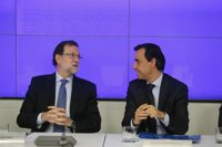 Rajoy dice que no pueden actuar movidos por la "histeria" ante la corrupción o por las "exigencias" del PSOE