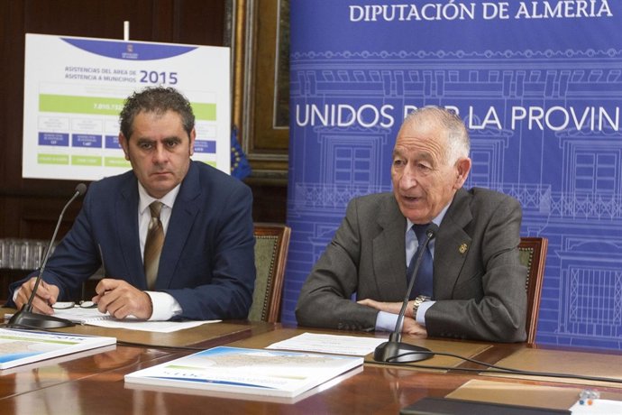 Gabriel Amat y Antonio Torres han ofrecido un balance del servicio a municipios.