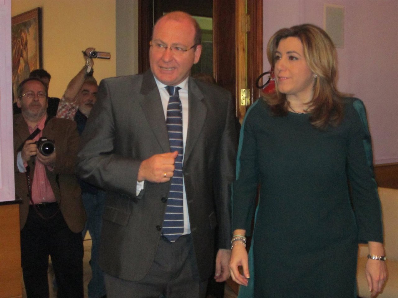 Márquez y Díaz accediendo al salón de plenos