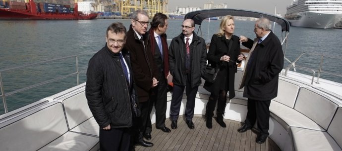 Javier Lambán visita las instalaciones del Puerto de Barcelona