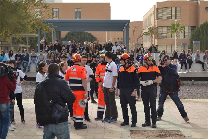 La Universidad de Almería acoge un simulacro de accidente.