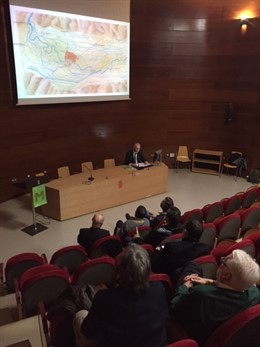 El edil Navarro presentando el Plan de Acción de la Huerta de Murcia