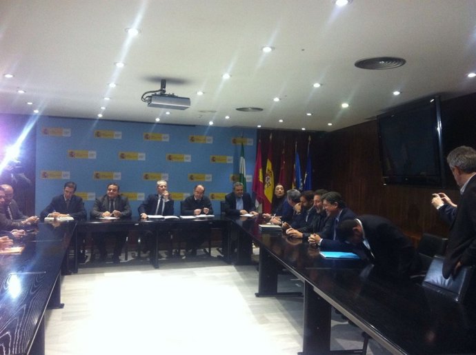 Imagend e la reunión de los regantes con Ródenas en la CHS