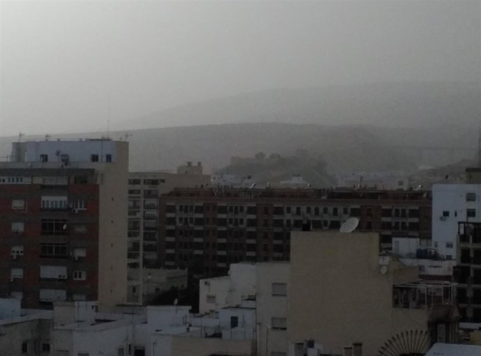 Calima sobre Almería