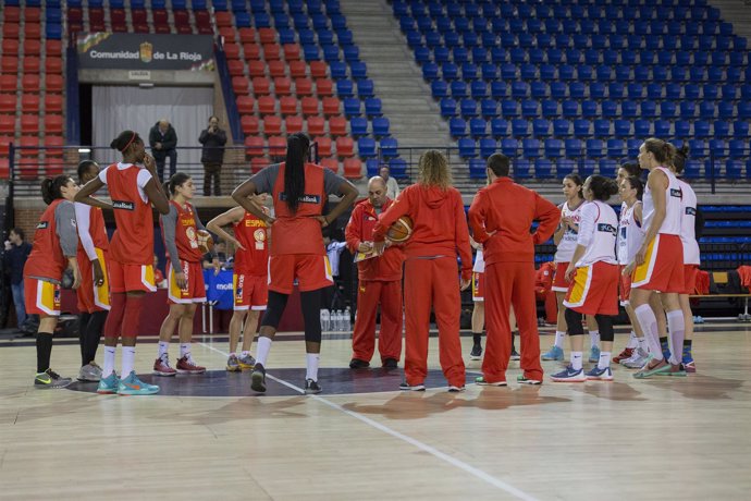 La selección española femenina de baloncesto entrena en Logroño