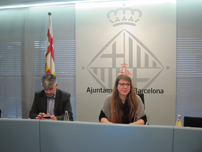 La teniente de alcalde de Barcelona Janet Sanz y el concejal Agustí Colom