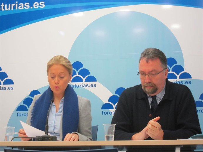 La presidenta de Foro, Cristina Coto, e Isidro Martínez Oblanca, diputado