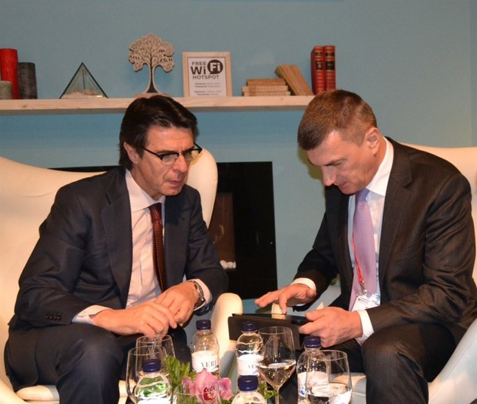 José Manuel Soria y Günther Oettinger