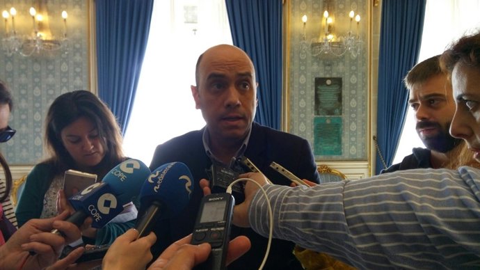 Echávarri este martes en el Salón Azul del Ayuntamiento