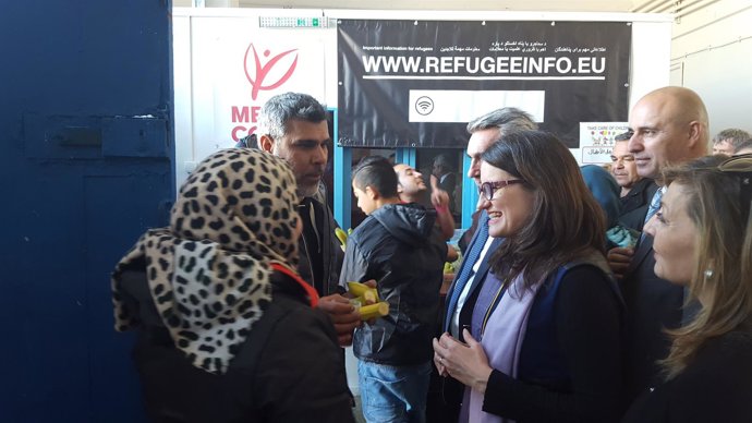 Oltra en campo de acogida para refugiados 