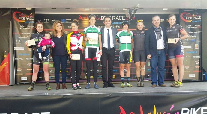 Podio femenino de Élite de la Andalucía Bike Race