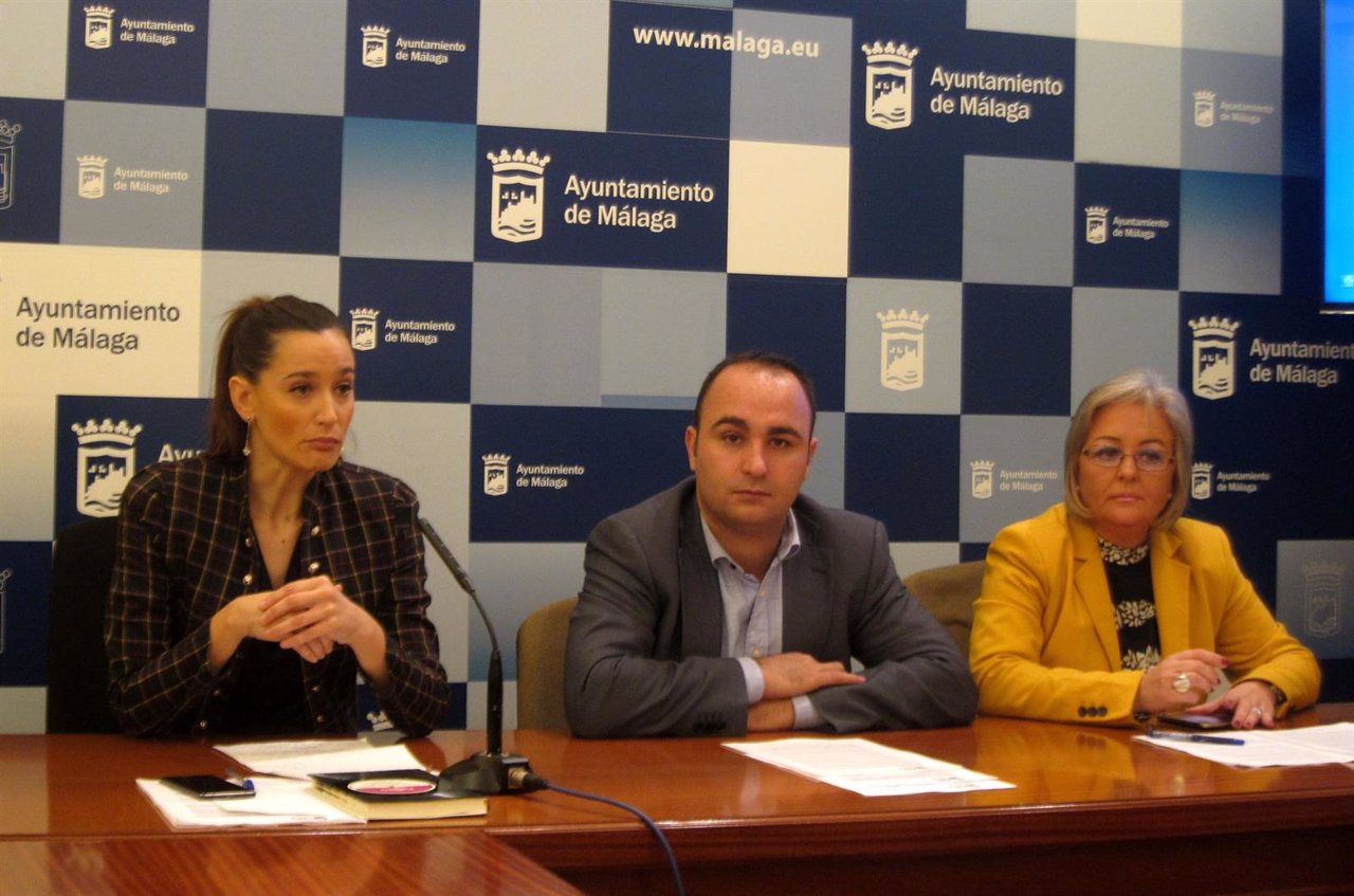 Elisa Pérez de Siles, Mario Cortés y Teresa Porras concejales Ayuntamiento