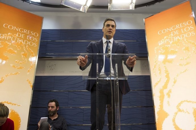 Pedro Sánchez en rueda de prensa en el Congreso de los diputados