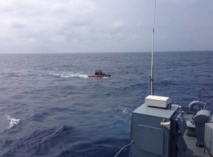 La Armada de Colombia rescata cuatro náufragos norteamericanos