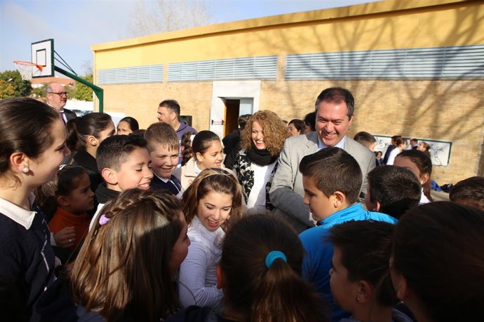 Espadas en el CEIP 'Vélez de Guevara'