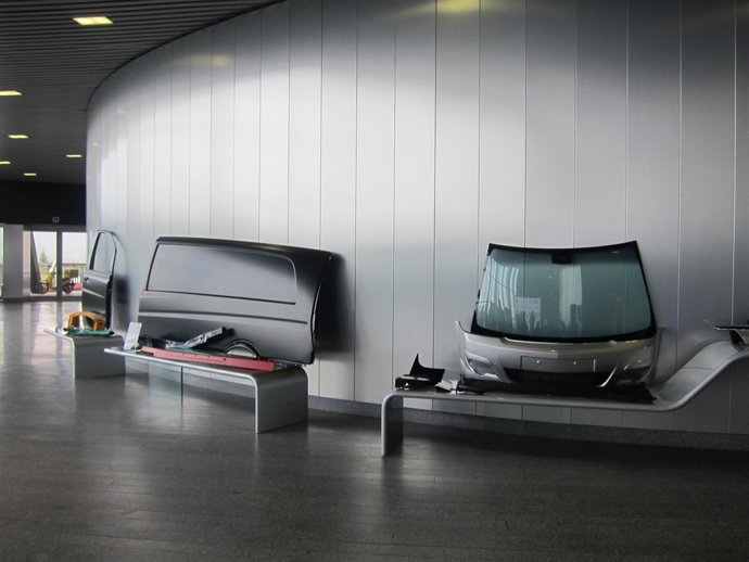 Piezas de automoción en exposición