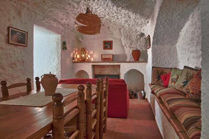 Cuevas el Torrido Blanco (Granada), destino de turismo rural. EscapadaRural