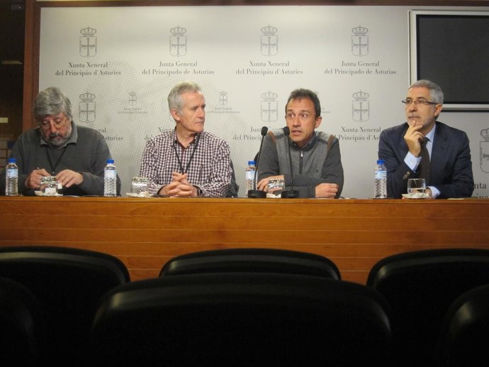 Rueda de prensa de CCOO e IU sobre el ferrocarril en Asturias