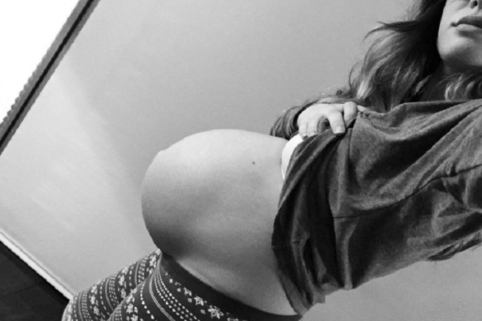 Jessica Bueno esperando con ilusión a Jota Jr.