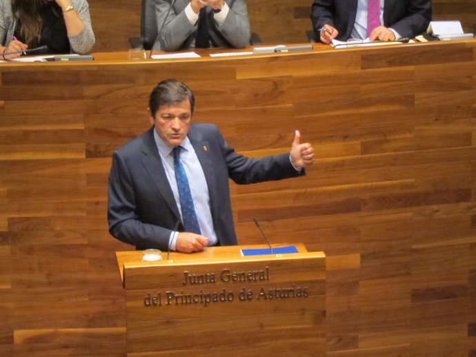 Javier Fernández en la Junta General del Principado de Asturias