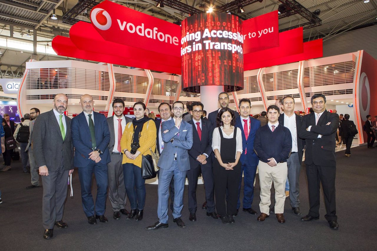 Proyectos Minerva visitan Vodafone, en el Mobile World Congress.