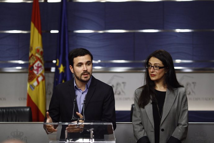 Alberto Garzón y Sol Sánchez en el Congreso