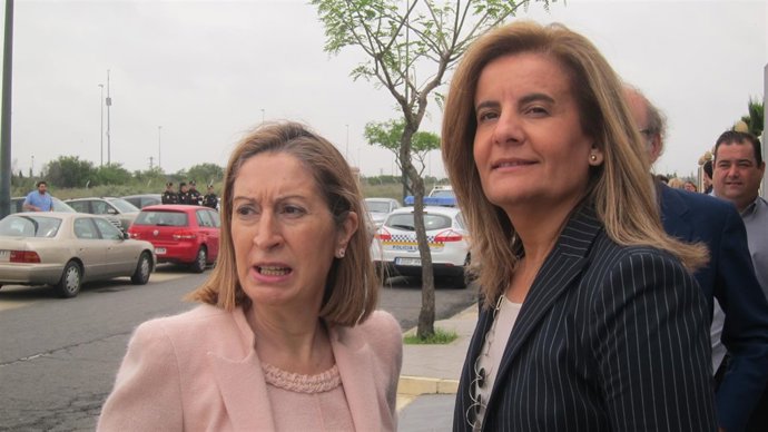 Ana Pastor y Fátima Báñez en Huelva.