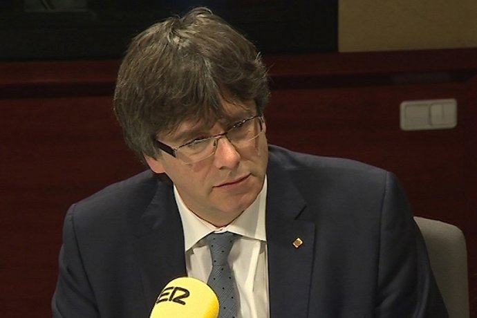 Puigdemont: El pacto PSOE-C's enquista relaciones con Cataluña