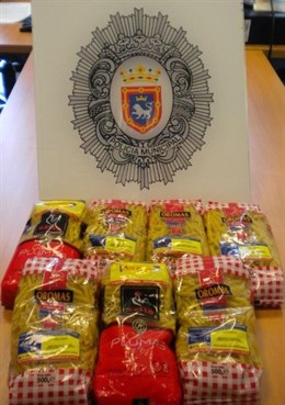 Productos donados por la UE que se utilizaban para venta ilícita.