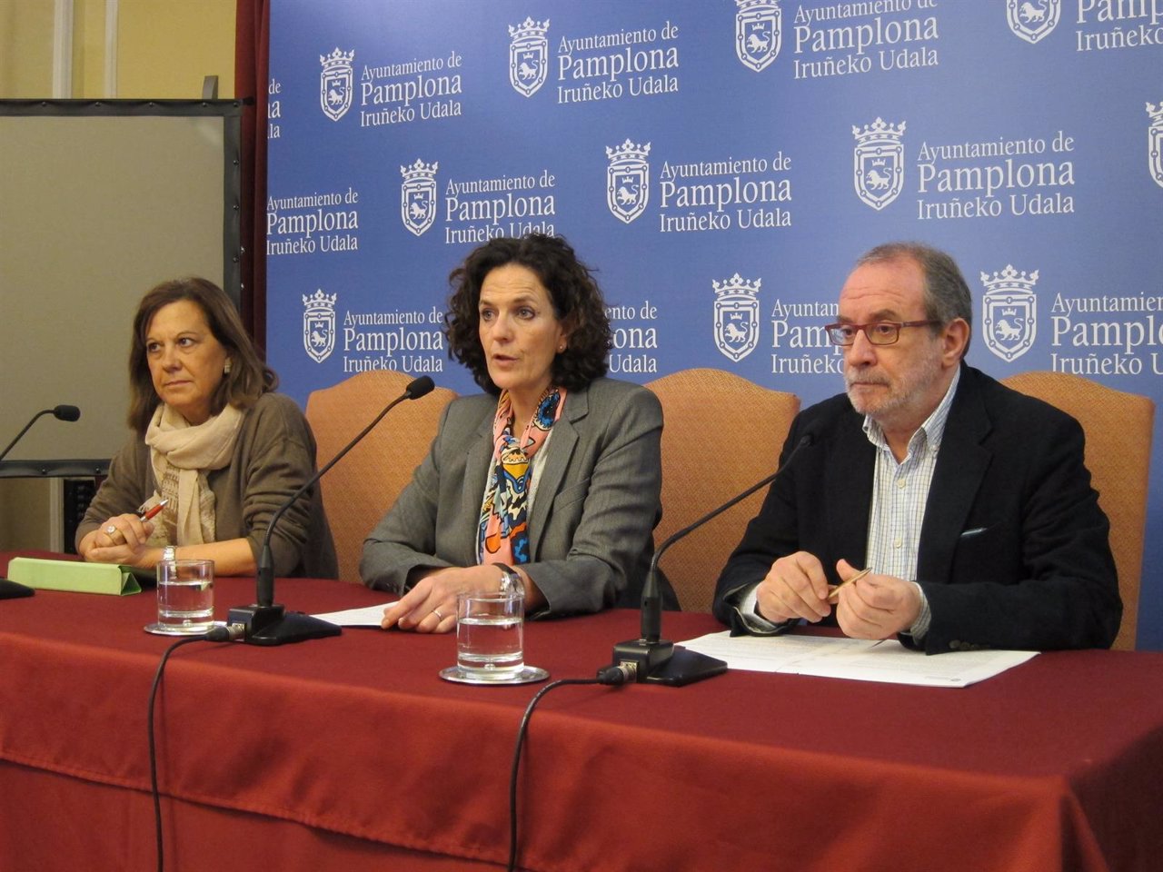 Esther Cremaes, Itziar Gómez e Iñaki Cabasés.