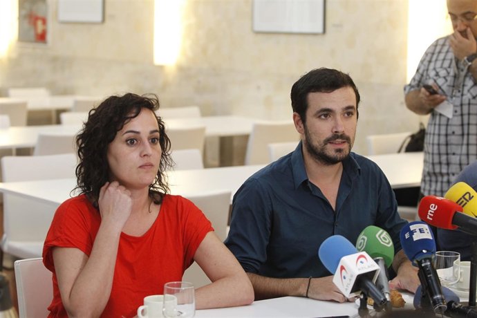 Clara Alonso y Alberto Garzón