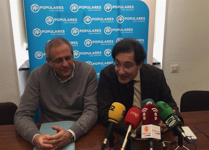 Los concejales del PP José Antonio Martínez Bermejo y Jesús Enríquez