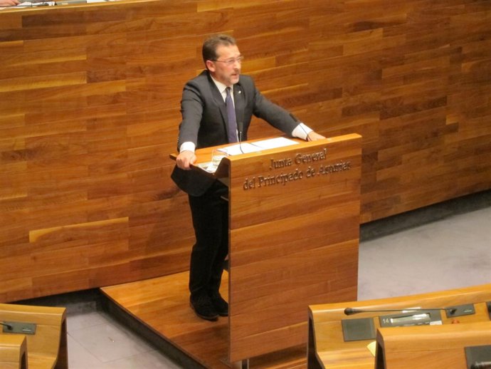 El consejero de Educación, Genaro Alonso