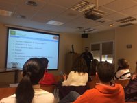 Enfermeros del 061 analizan la asistencia a pacientes vulnerables en Málaga