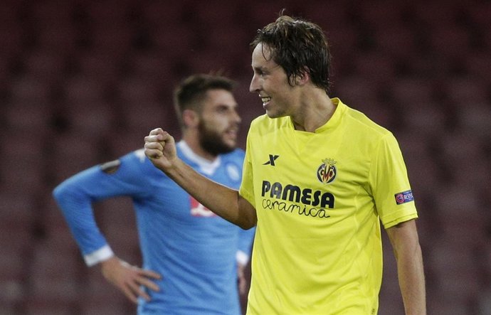 Pina tumba al Nápoles y pone al Villarreal en octavos