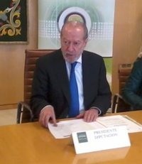 Villalobos no aclara qué hará en la consulta del PSOE